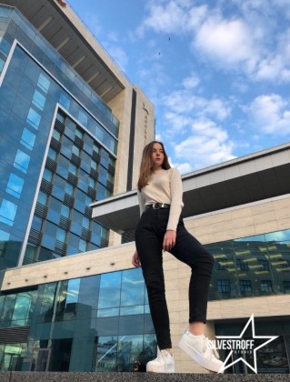 Николь Новосёлова