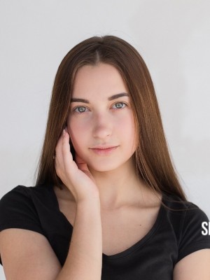 Влада Алейникова