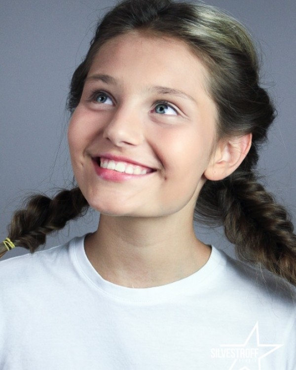 Катя Ломакова