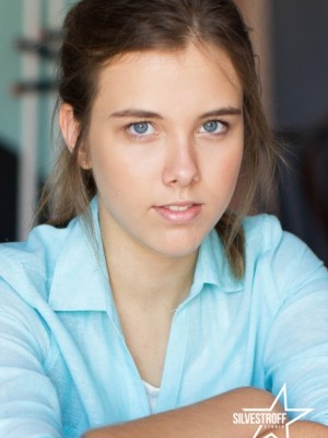 Анна Вицина