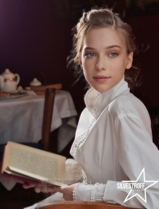 Алина Попова