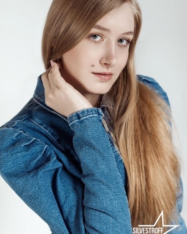 Яна Чернець