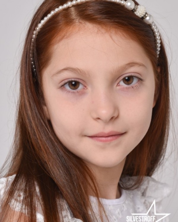 София Кобрина