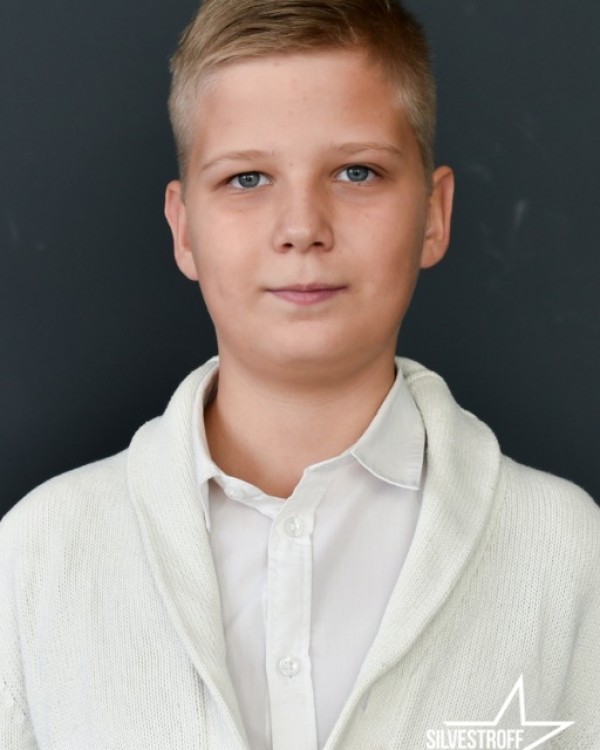 Денис Кравцов