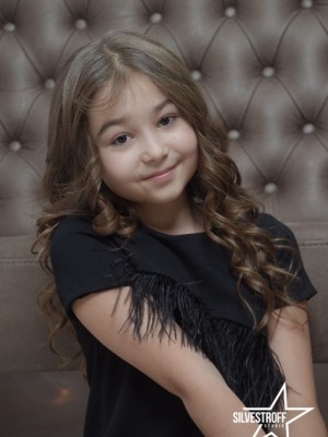 Лина Толстова