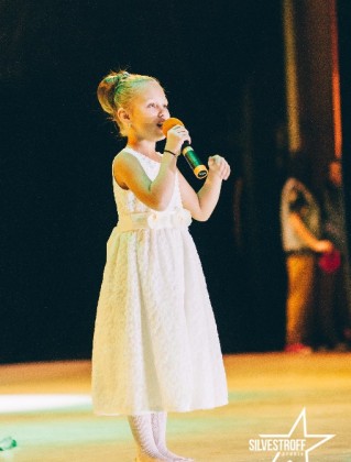 Луцанич Рианна