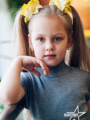 Луцанич Рианна