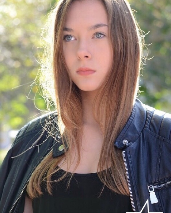 Николь Новосёлова