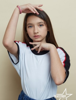 Карина Возна