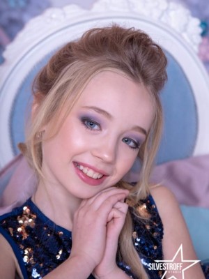 Анастасия Довженко