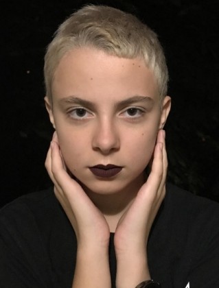 Милана Азима